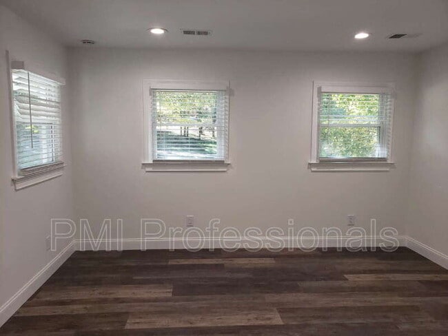 Building Photo - 3653 Cedar St