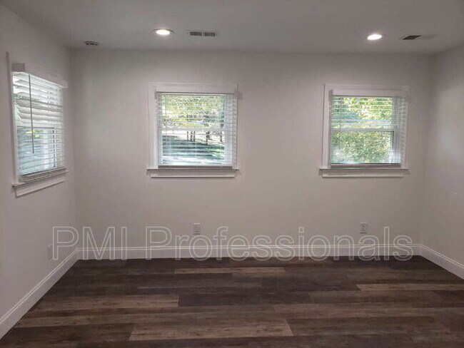 Foto del edificio - 3653 Cedar St