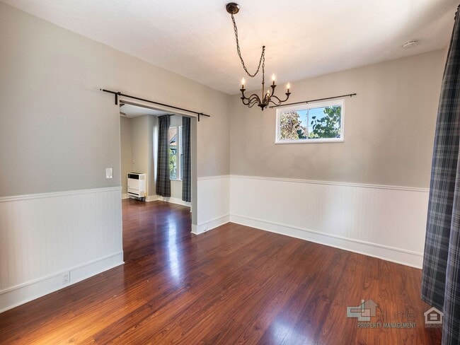 Building Photo - Charming 2-Bedroom Home with Private Yard in the Heart of St. Johns