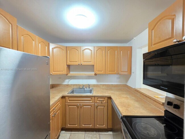 Foto del edificio - 1740 NW N River Dr