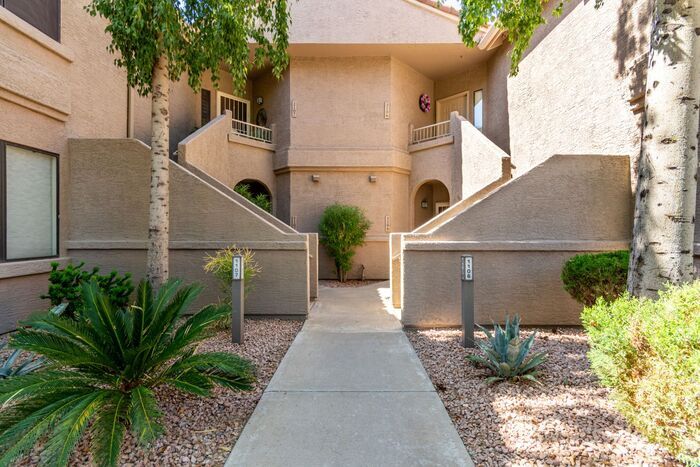Foto principal - 2-bedroom 2 bath condo in Gated Community ...