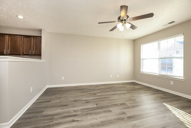 Foto del edificio - 8481 Lawson Dr