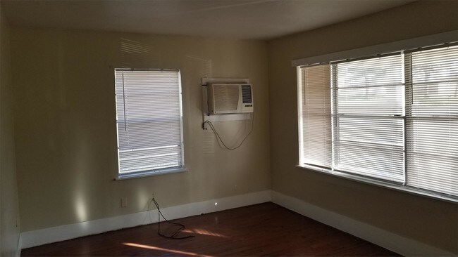 Foto del edificio - 400 W 17th St