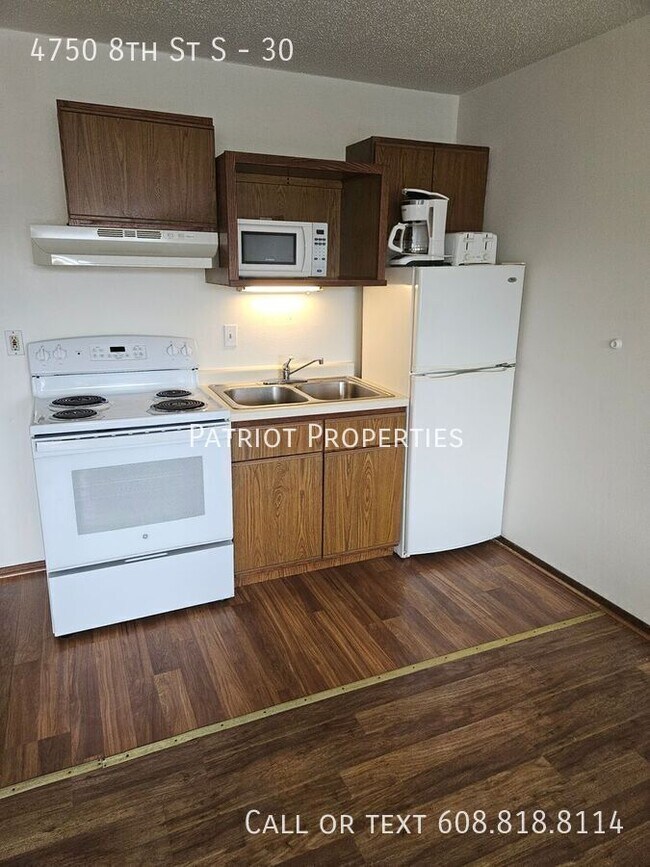 Foto del edificio - 4750 8th St S