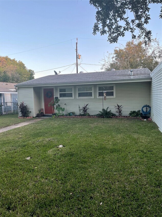 Foto principal - 119 Albacore Ave