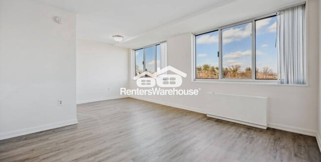 Building Photo - 10500 Rockville Pike