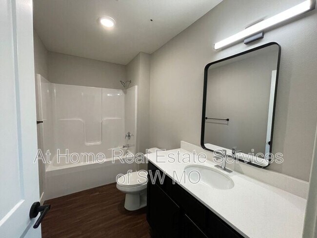 Foto del edificio - 1409 N Washington Ave