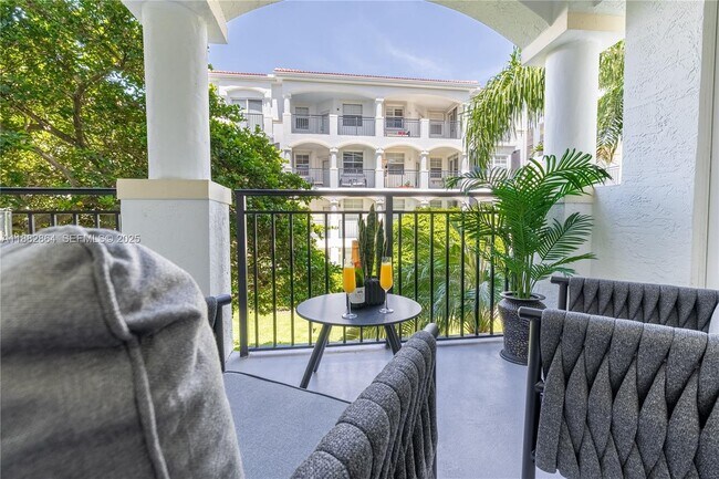 Foto del edificio - 3255 NE 184th St