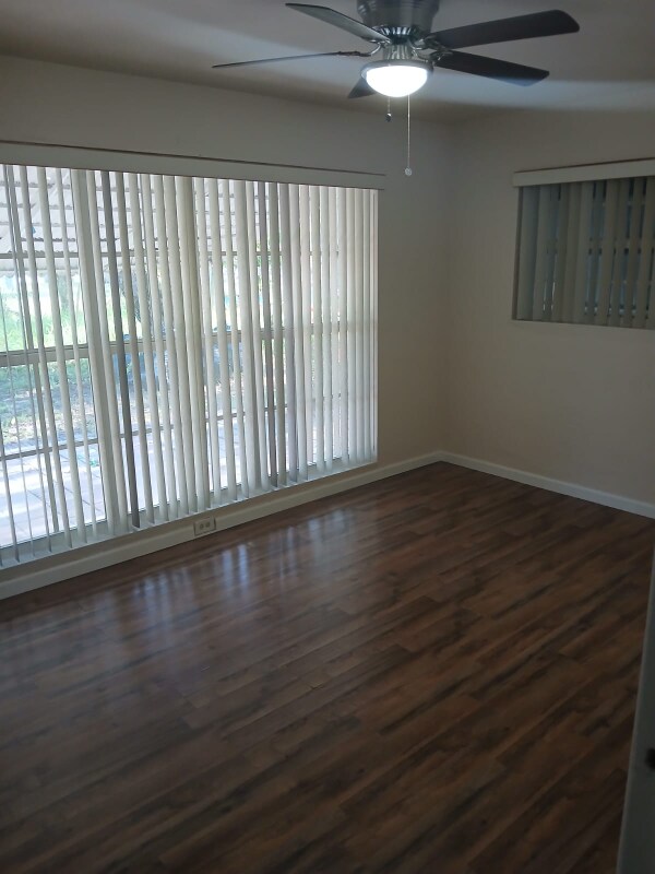 Building Photo - 359 W Dayton Cir