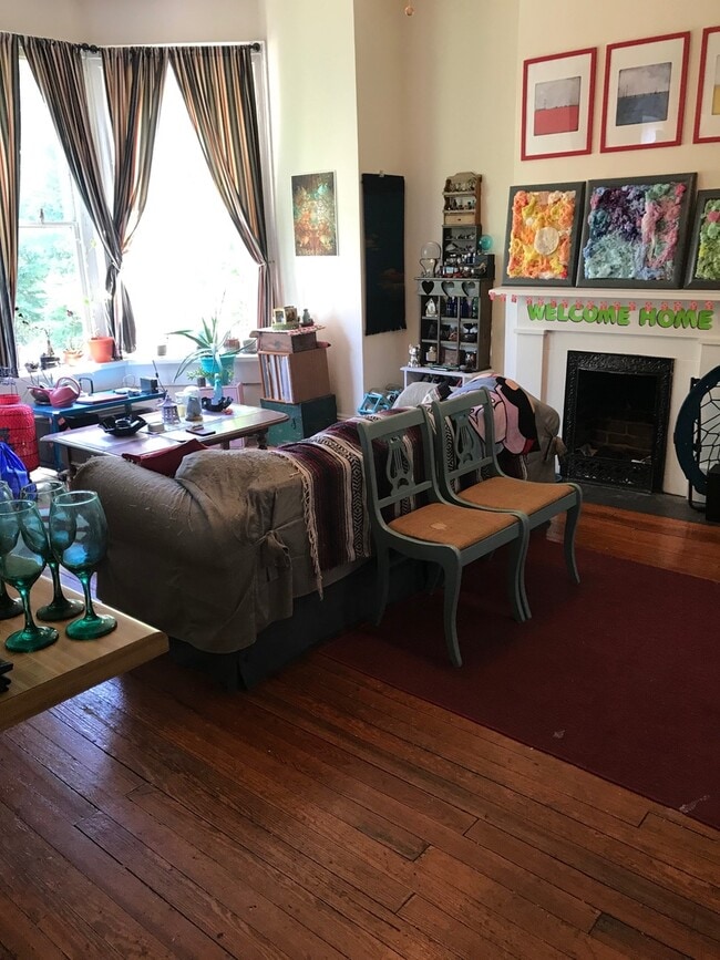 Photo - 1123 Grove Ave Apartment