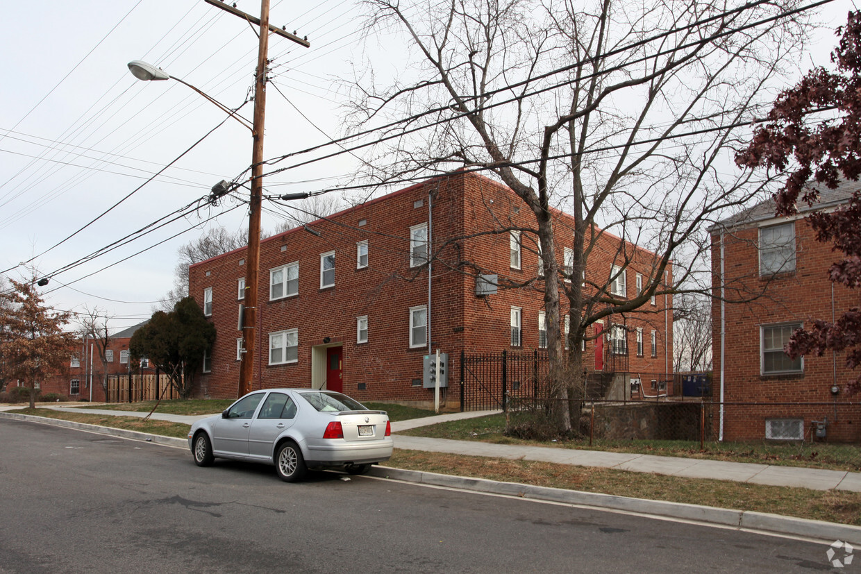 Primary Photo - 3770 1st St SE