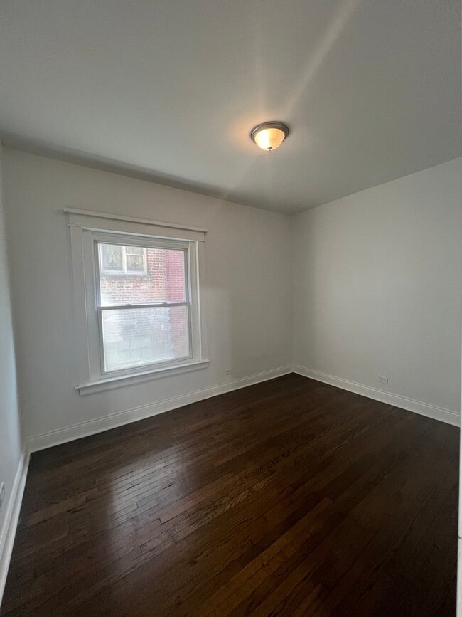 Foto del edificio - 6151 S Langley Ave