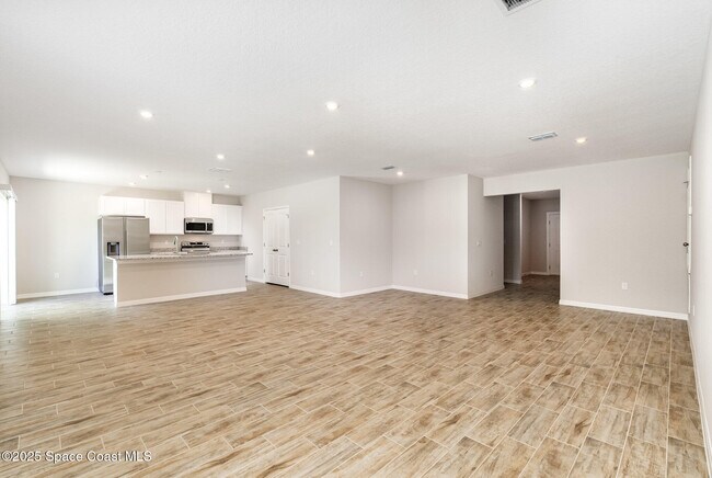 Foto del edificio - 6360 Lookout Dr