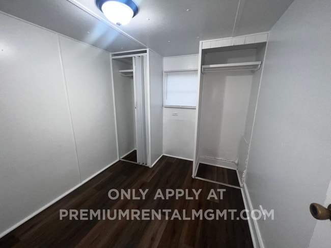 Building Photo - 1193 S Christiana Ave