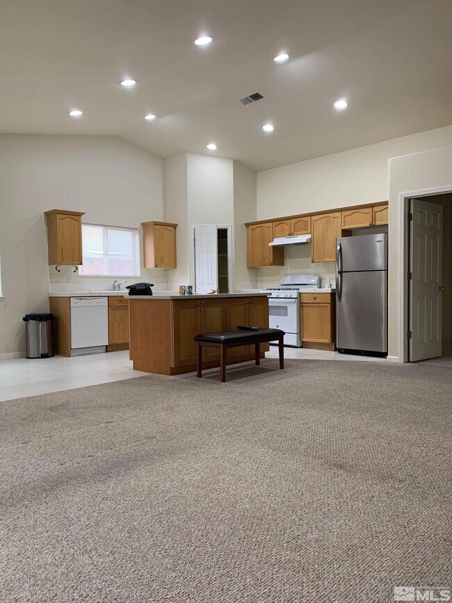 Building Photo - 9408 Long River Dr