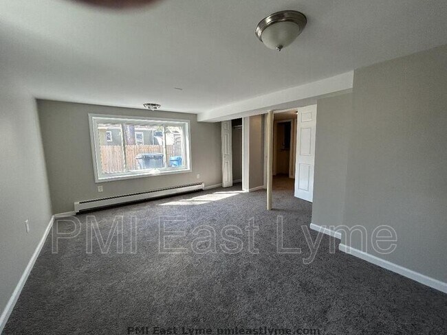 Foto del edificio - 5 Flyers Dr