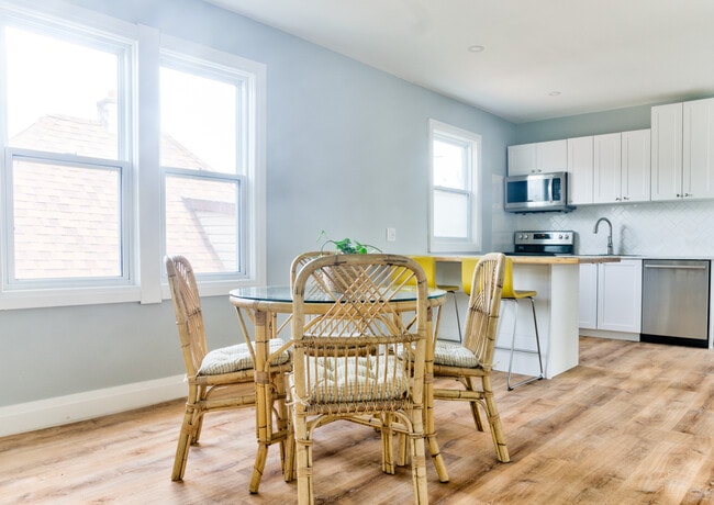 Open concept dining to kitchen - 742 Janette Av