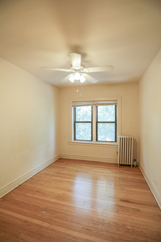 Building Photo - 2039 W Wellington-1