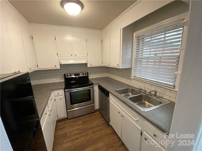 Foto del edificio - 175 17th St NW