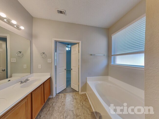 Building Photo - 6313 Downeast Dr