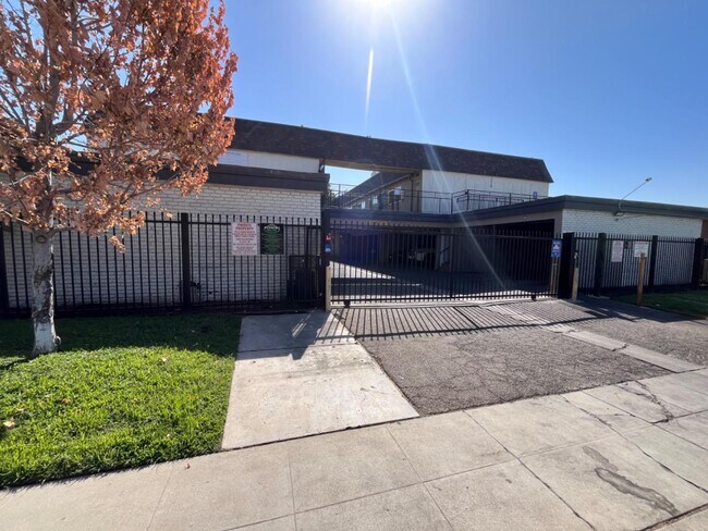 Foto del edificio - 5280 N 6th St