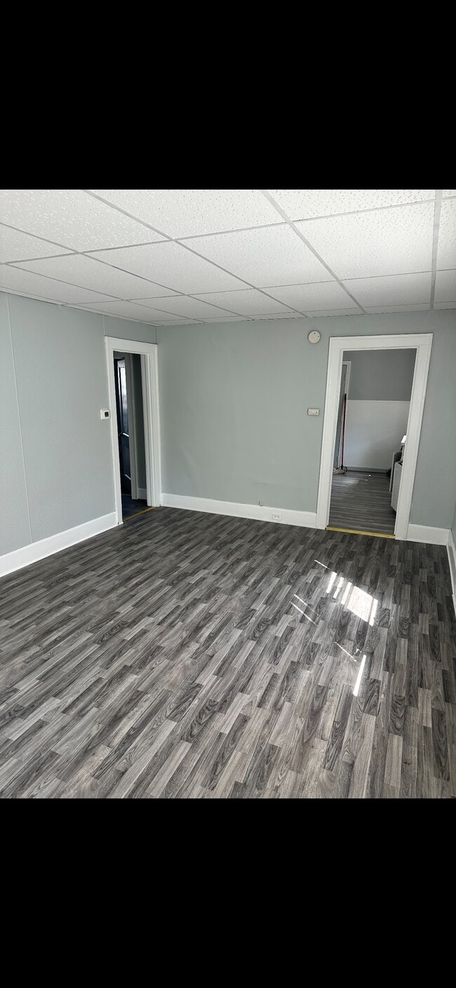 lower unit living room - 1229 Terrace Ave