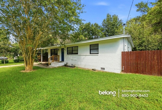 Foto del edificio - 6011 Greenwood Ln