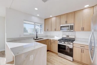 Building Photo - 503 Prescott Ave