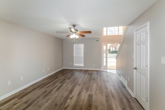 Foto del edificio - 7411 Winston Cove