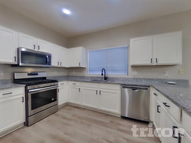 Foto del edificio - 13038 W Aster Dr