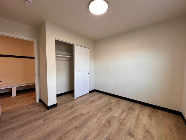 Foto del edificio - 1677-1679 Amy Street