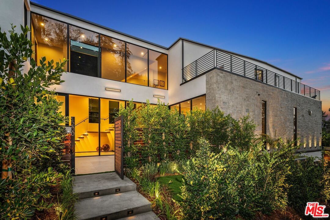 Foto principal - 1200 Angelo Dr