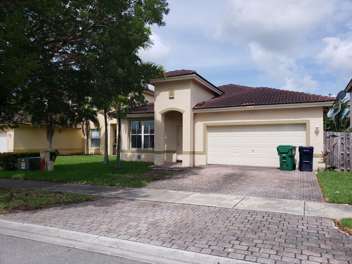 23912 SW 107th Ct, Homestead, FL 33032 House for Rent in Homestead