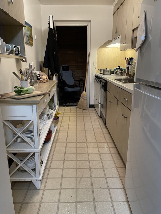 Foto del edificio - 8 Commonwealth Ct