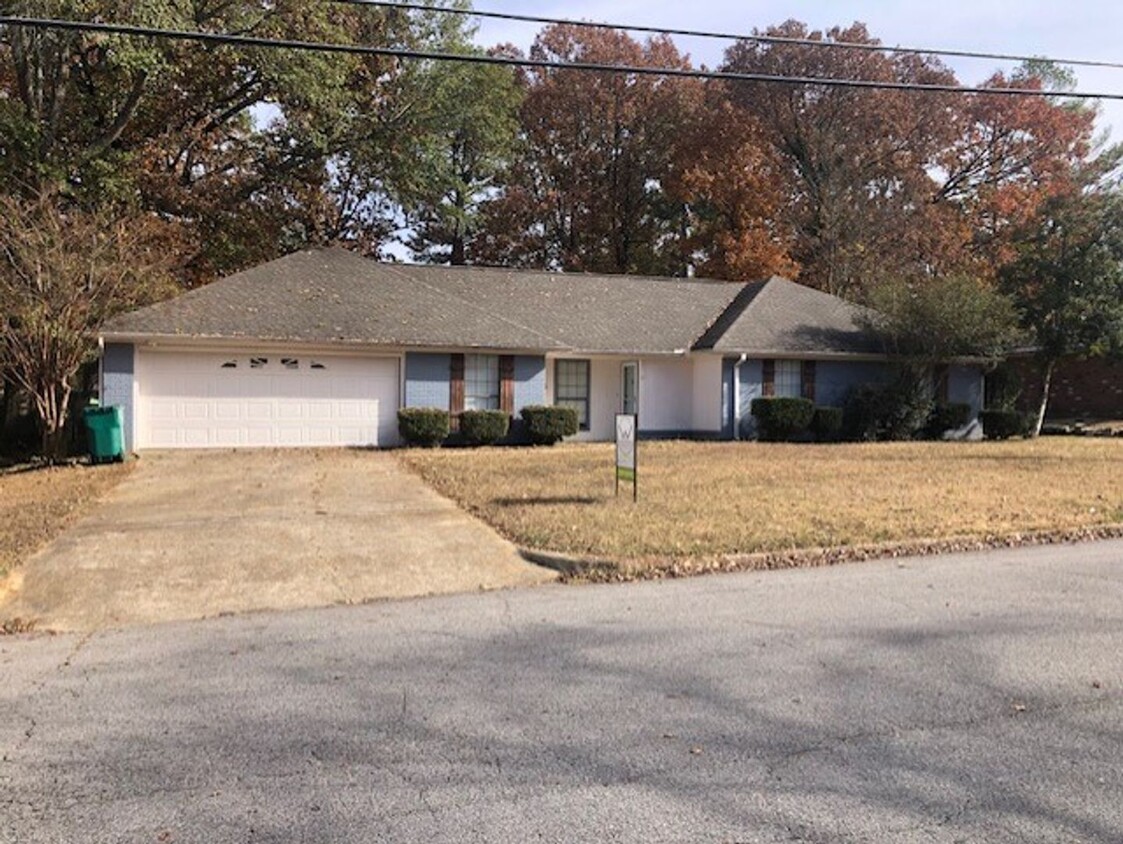 Foto principal - 914 Poplarville St