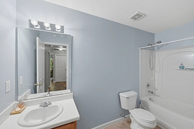 Foto del edificio - 281 Steel Hopper Way