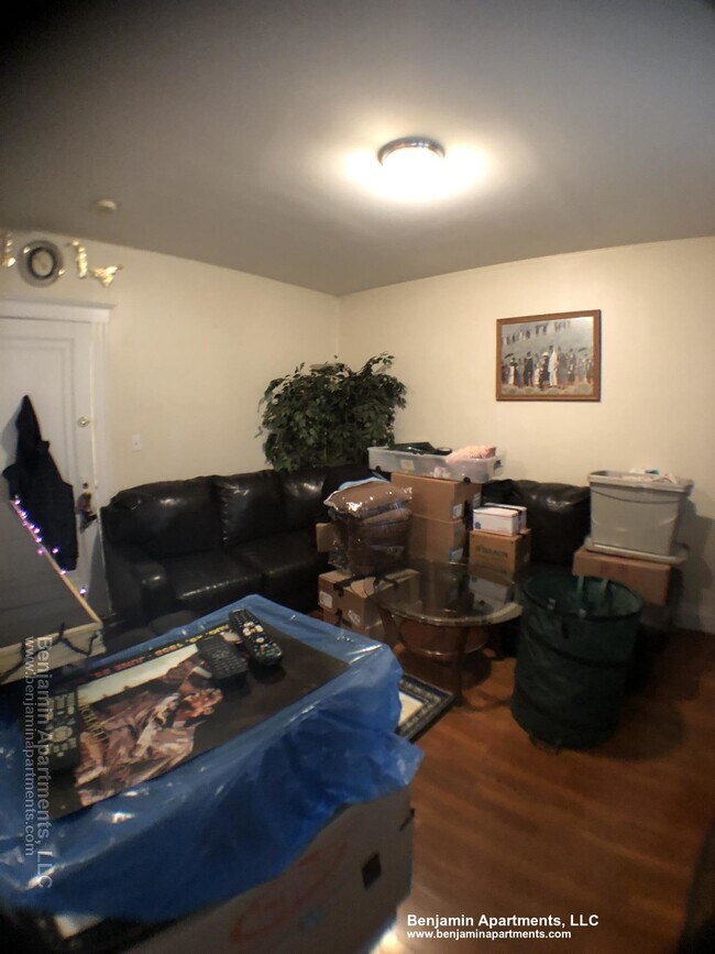 Foto del edificio - 110 Brainerd Rd