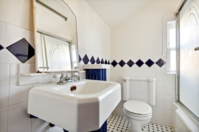 Foto del edificio - 1633 Rhawn St