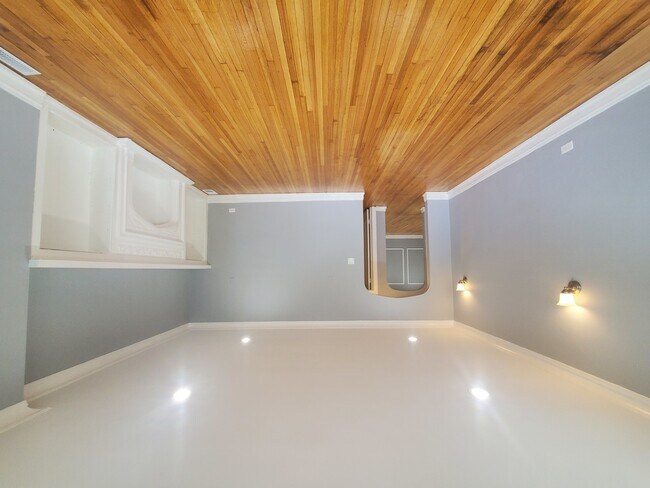 Foto del edificio - 7836 S Jeffery Blvd