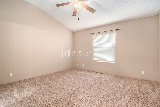 Building Photo - Ranch Townhome in Shadow View
