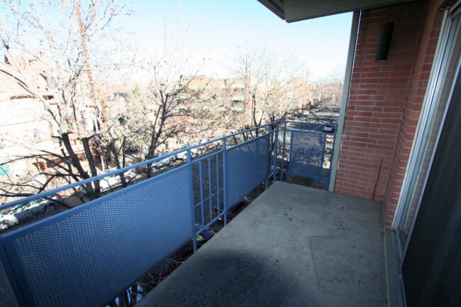 Building Photo - 1085 Pearl St