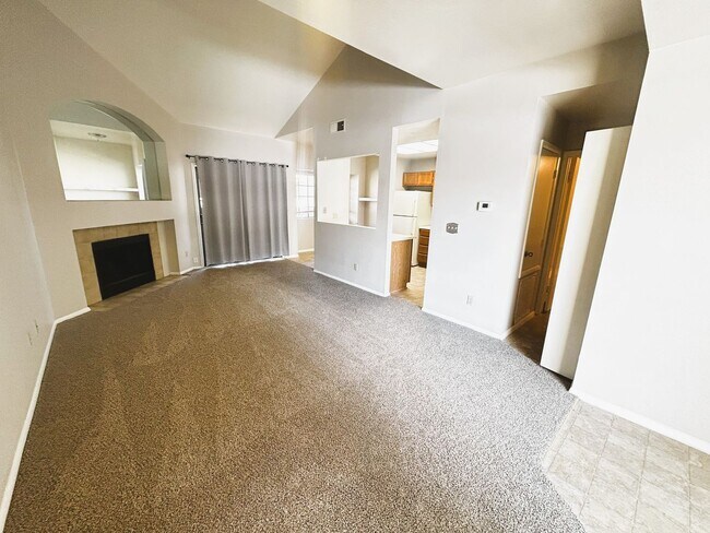 Foto del edificio - 930 N Mesa Dr