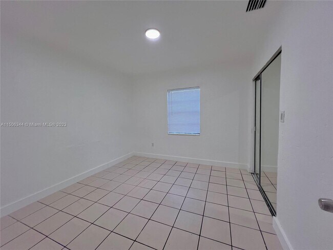 Foto del edificio - 4531 NW 6th St