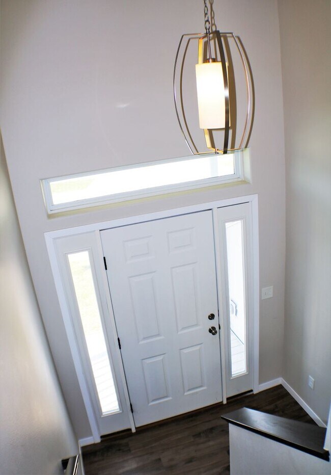 Building Photo - $1,895 | 3 Bedroom, 3 Bathroom Duplex | Pe...