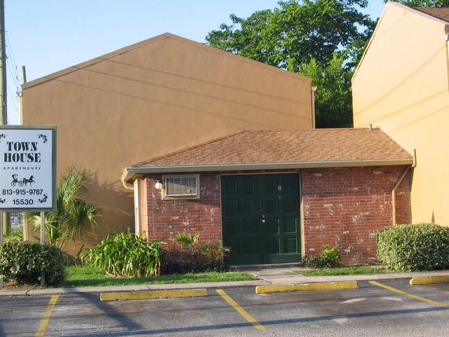 Building Photo - 15530 N Nebraska Ave