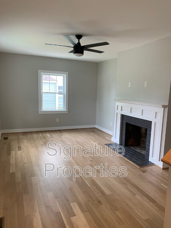Foto del edificio - 6112 Ellis Ave