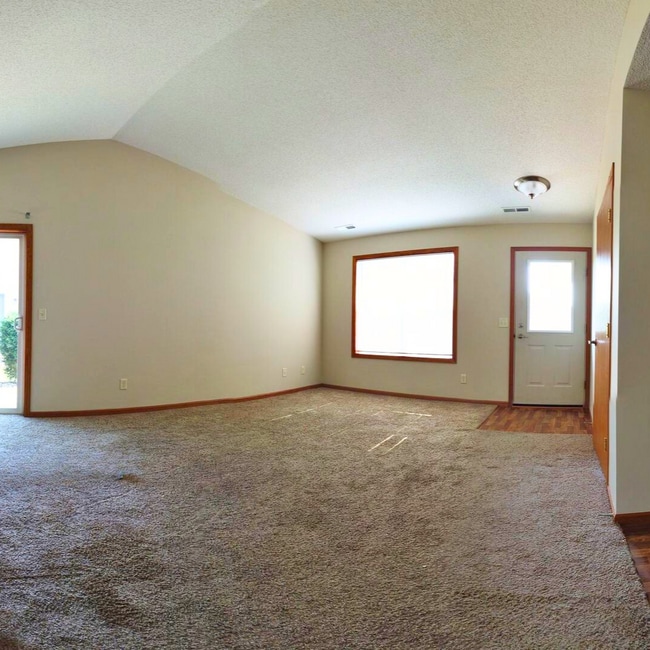 Building Photo - 1560 Gunston Dr