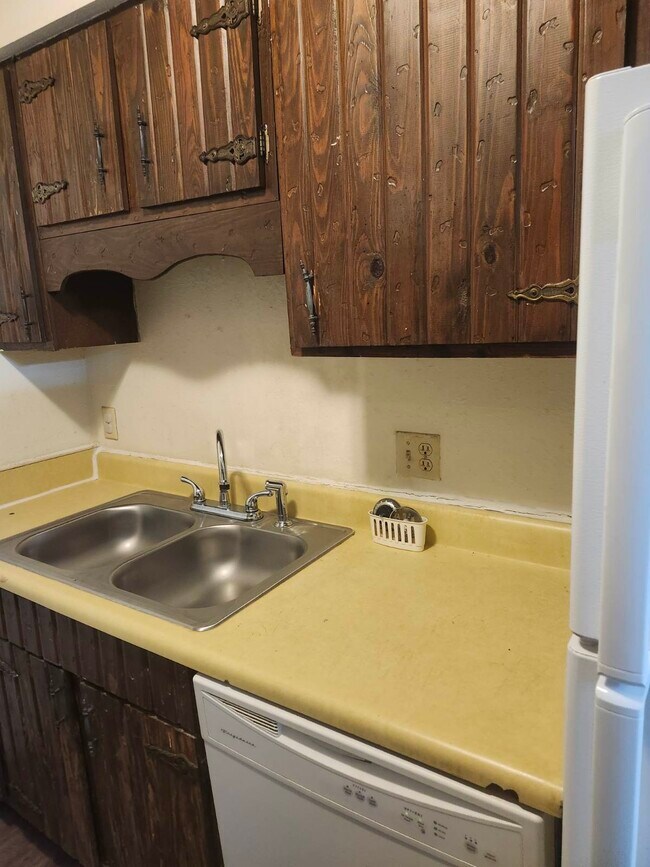 Cocina - 3030 Congress Blvd