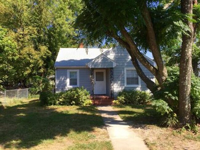 Building Photo - 2210 Shirleydale Ave