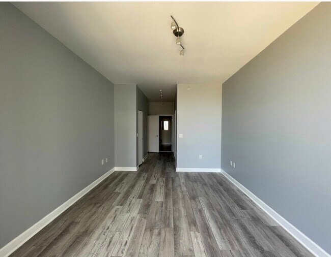 Foto del edificio - 233 E 13th St